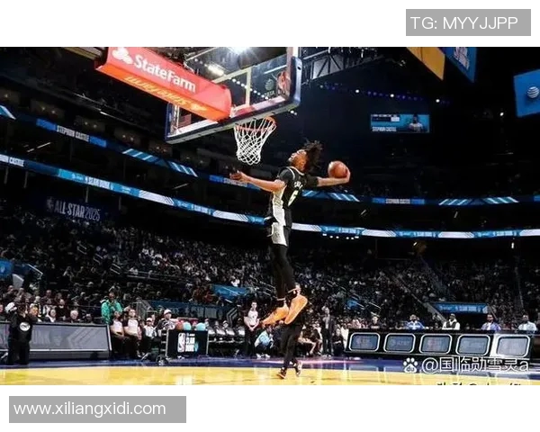 湖人对阵黄蜂的精彩对决分析与球员表现点评