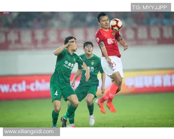 国安与恒大激战正酣比赛直播全程回顾与精彩瞬间分析